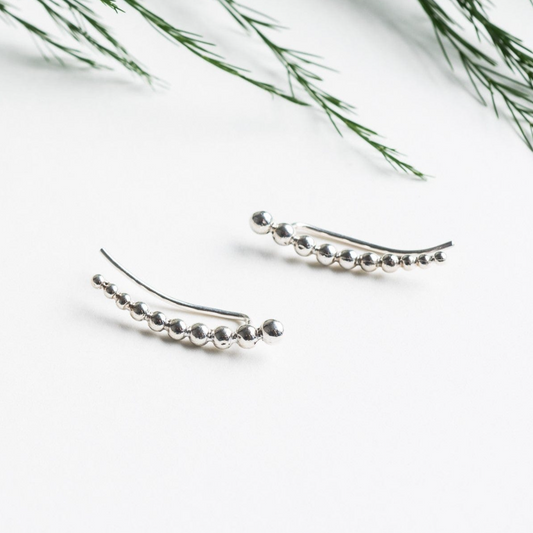 Centauri • Boucles grimpe-oreilles en argent sterling au perles graduées