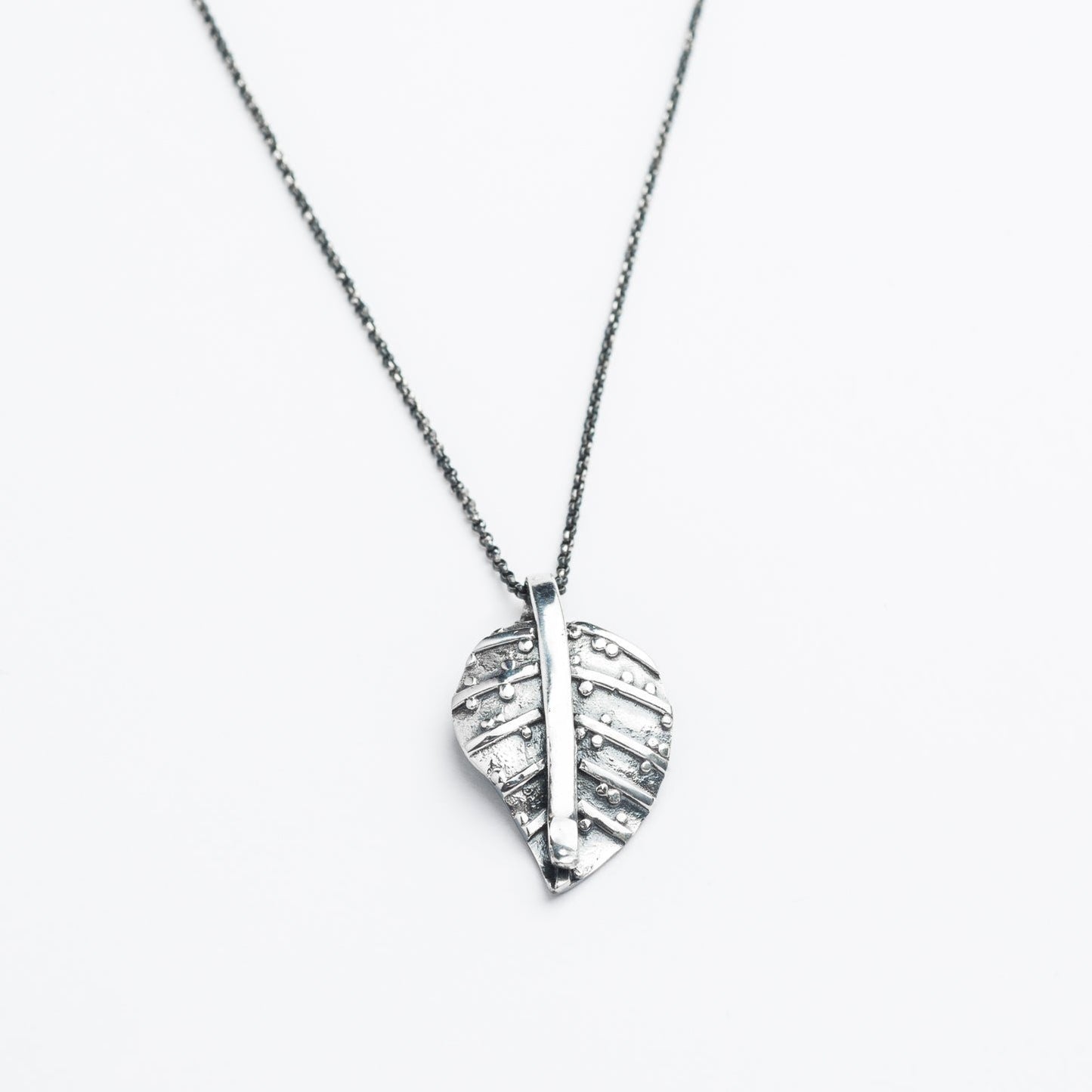 Feuille • Collier en argent sterling ajustable avec pendentif