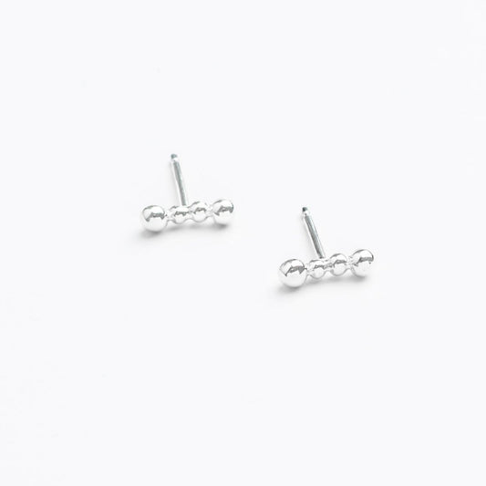 Ara • Puces d’oreilles en argent sterling mini-bar granulées