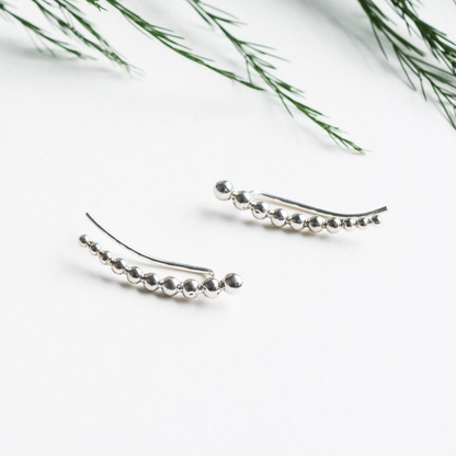 Boucles grimpe-oreilles en argent sterling avec perles graduées • Centauri